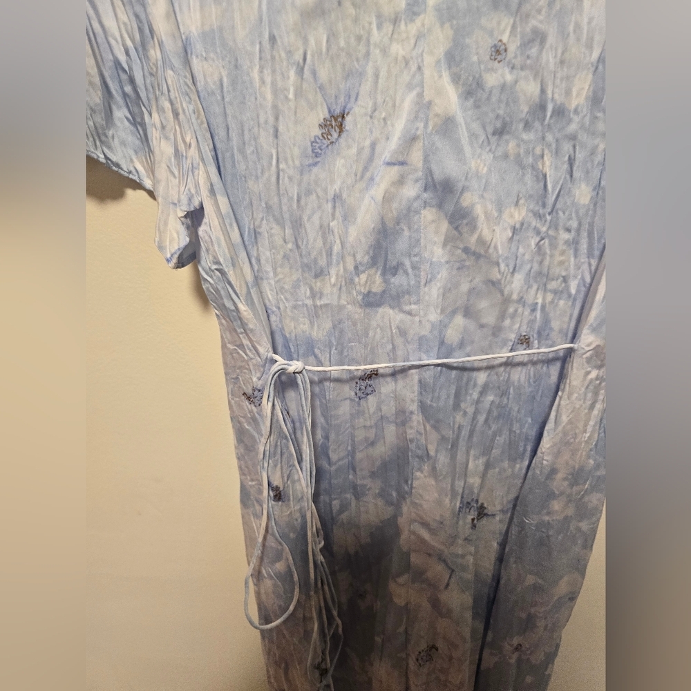 Vince Painted Magnolia V-Neck Midi Dress - Picture 10 of 12